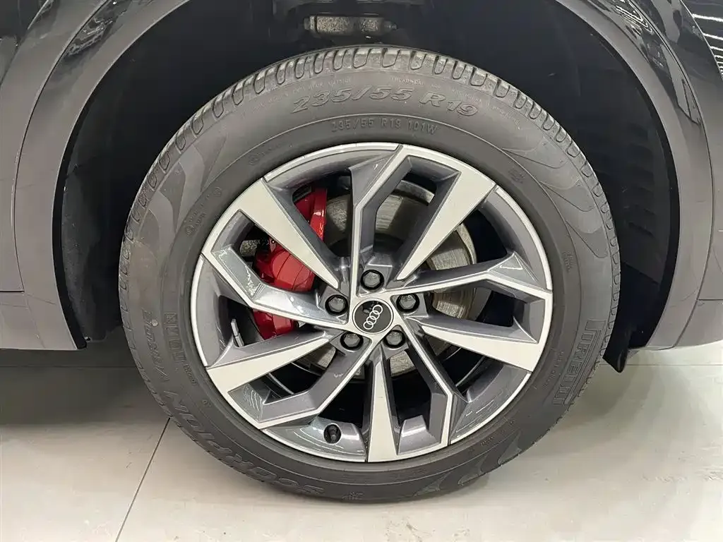 Audi Q5L 2024 из CN, фото 8