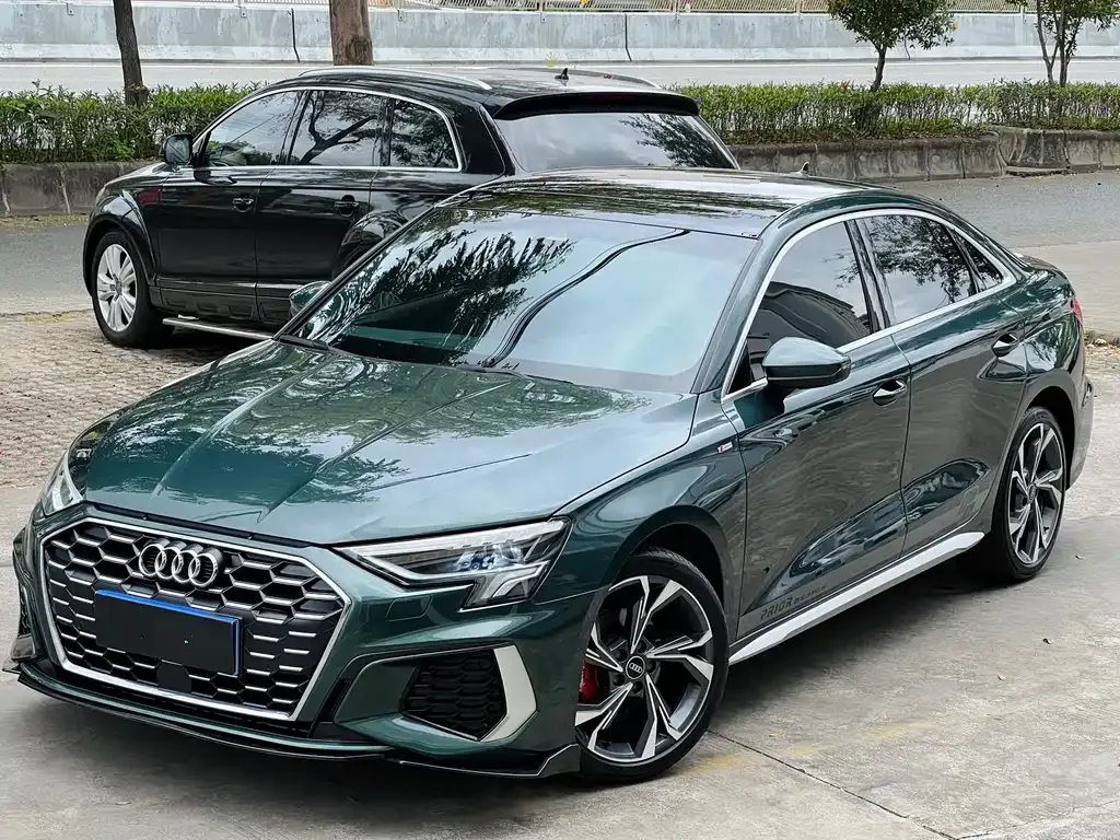 Audi A3 — фото 1