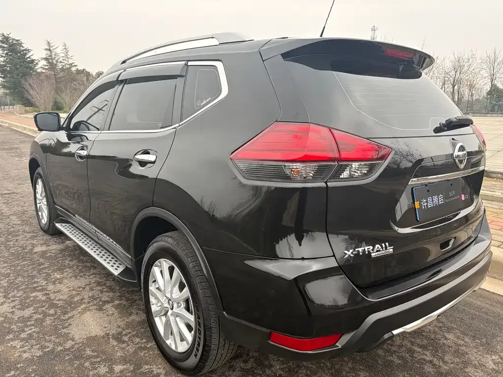 Nissan X-Trail — фото 10