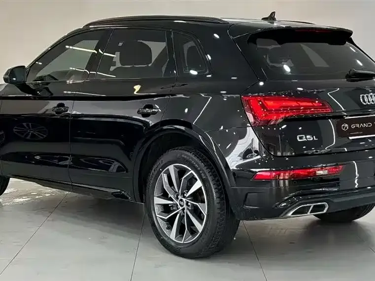 Audi Q5L — фото 4