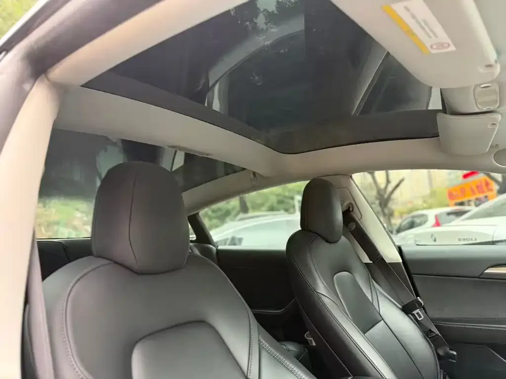 Tesla Model 3 — фото 3
