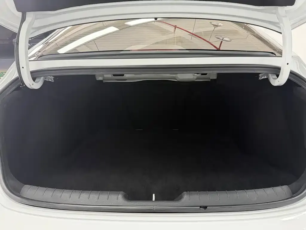 Hyundai Elantra 2023 из CN, фото 5