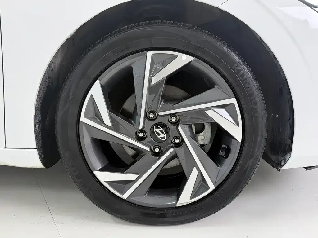 Hyundai Elantra 2023 из CN, фото 8
