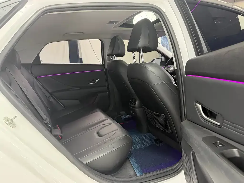 Hyundai Elantra 2023 из CN, фото 9