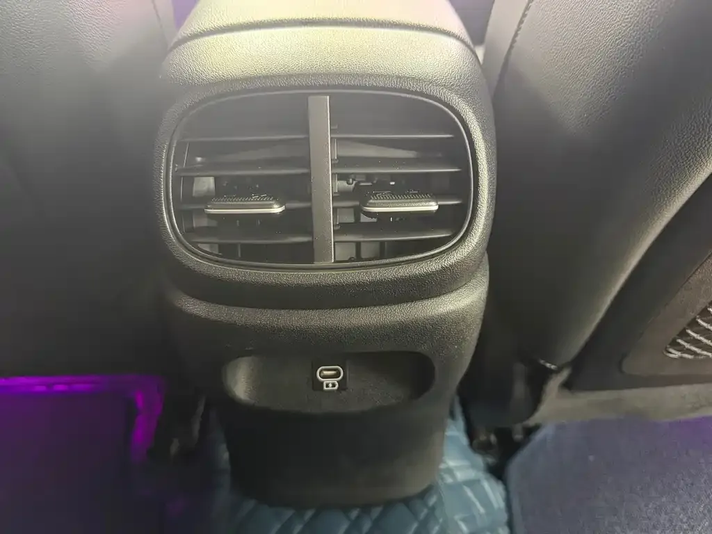 Hyundai Elantra 2023 из CN, фото 4
