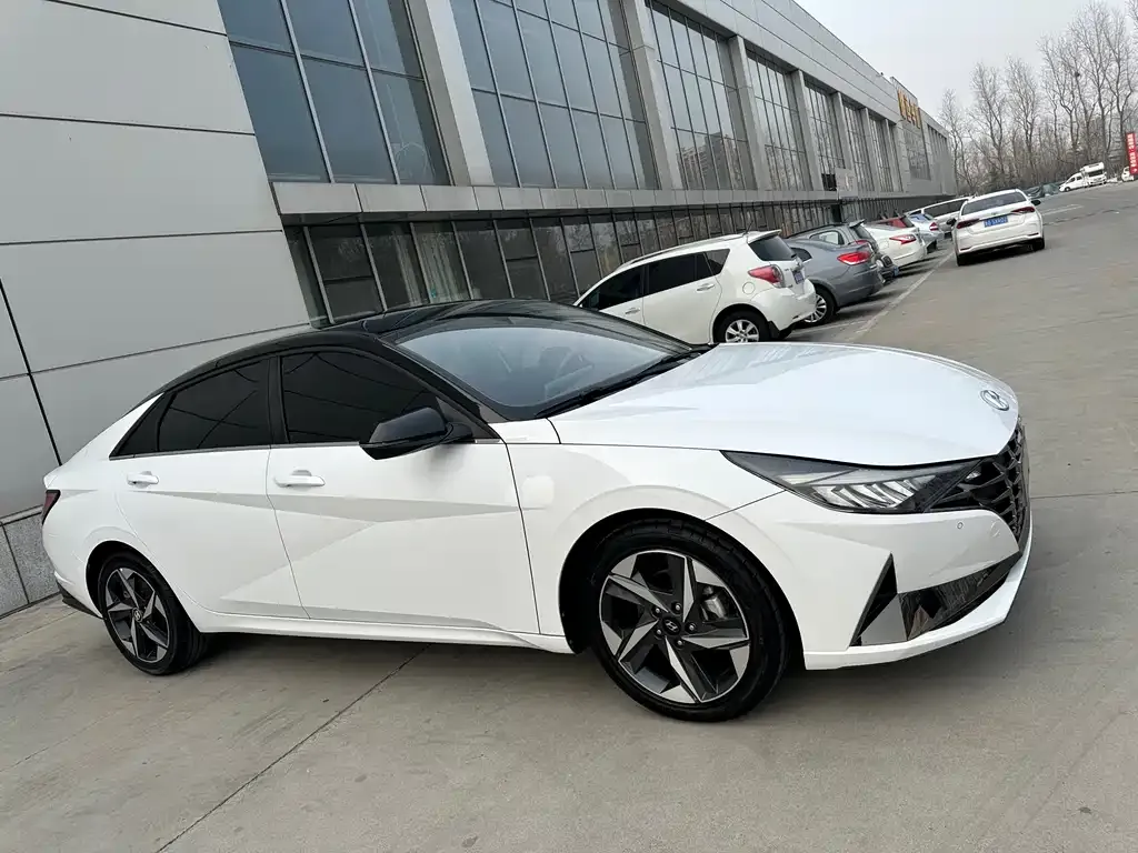 Hyundai Elantra 2022 из CN, фото 3