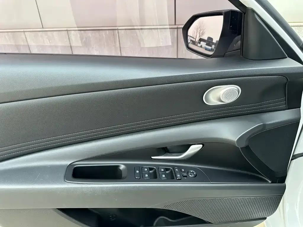 Hyundai Elantra 2022 из CN, фото 5