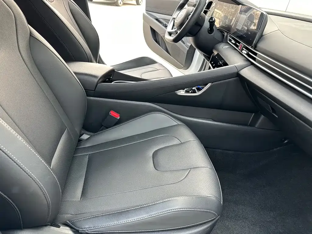 Hyundai Elantra 2022 из CN, фото 7