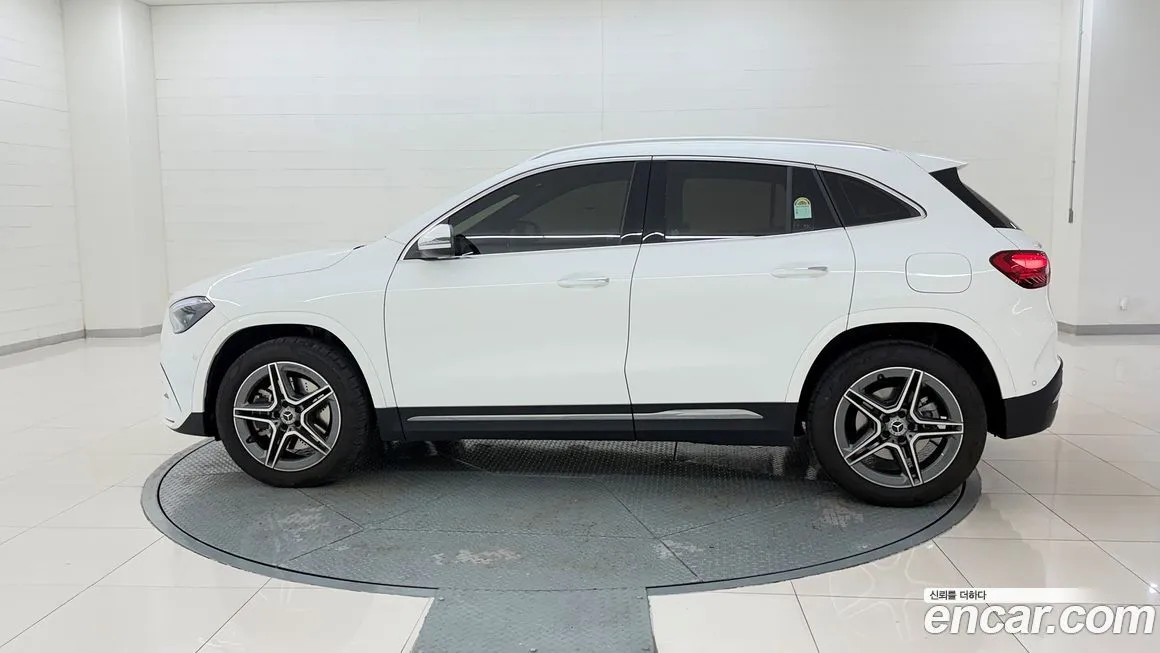 Mercedes-Benz GLA-Class — фото 8