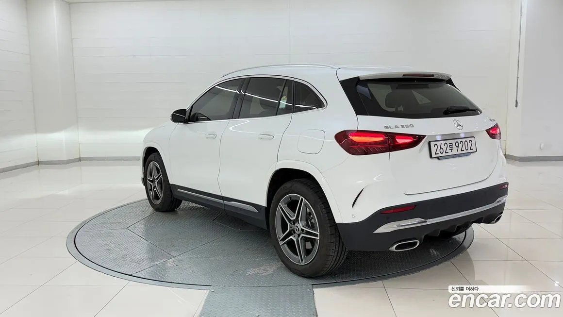Mercedes-Benz GLA-Class — фото 9