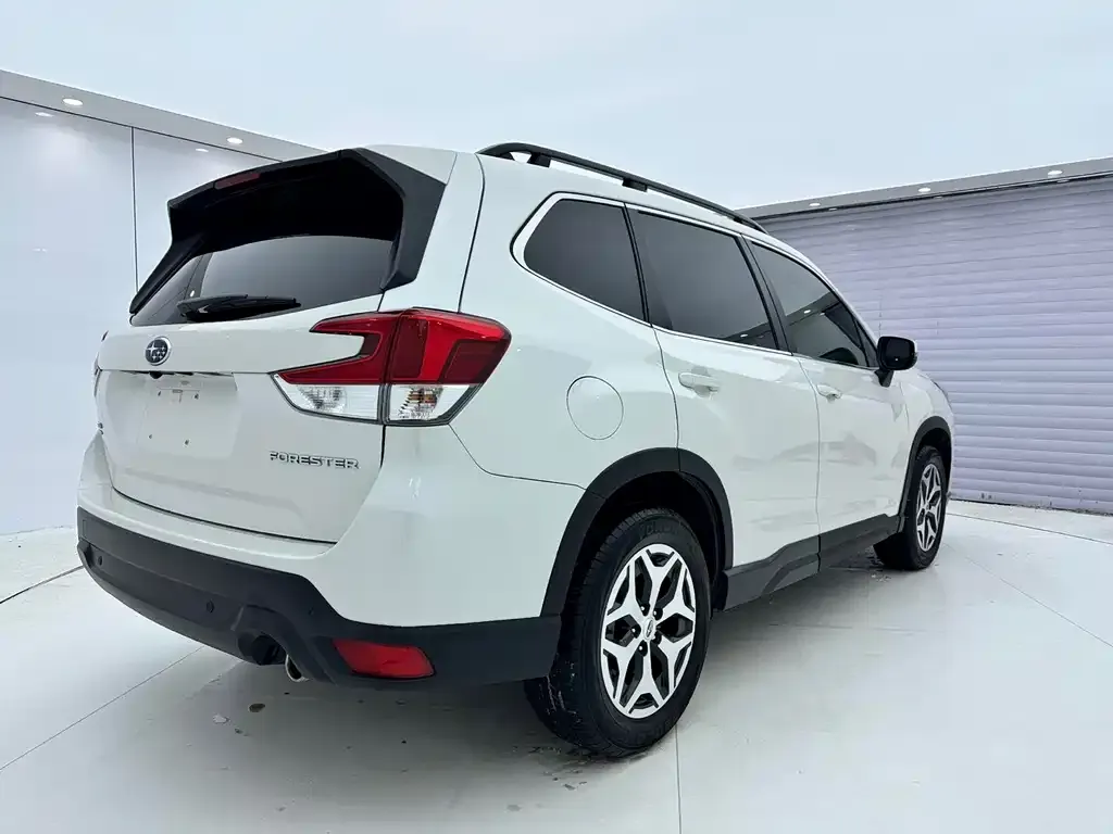 Subaru Forester — фото 3