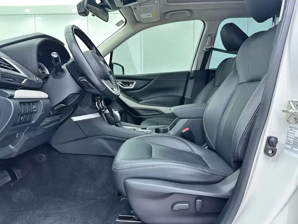 Subaru Forester — фото 6
