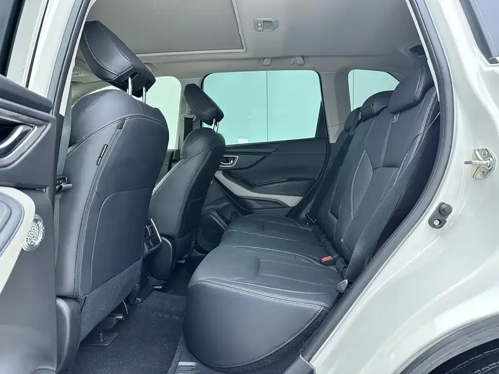 Subaru Forester — фото 5