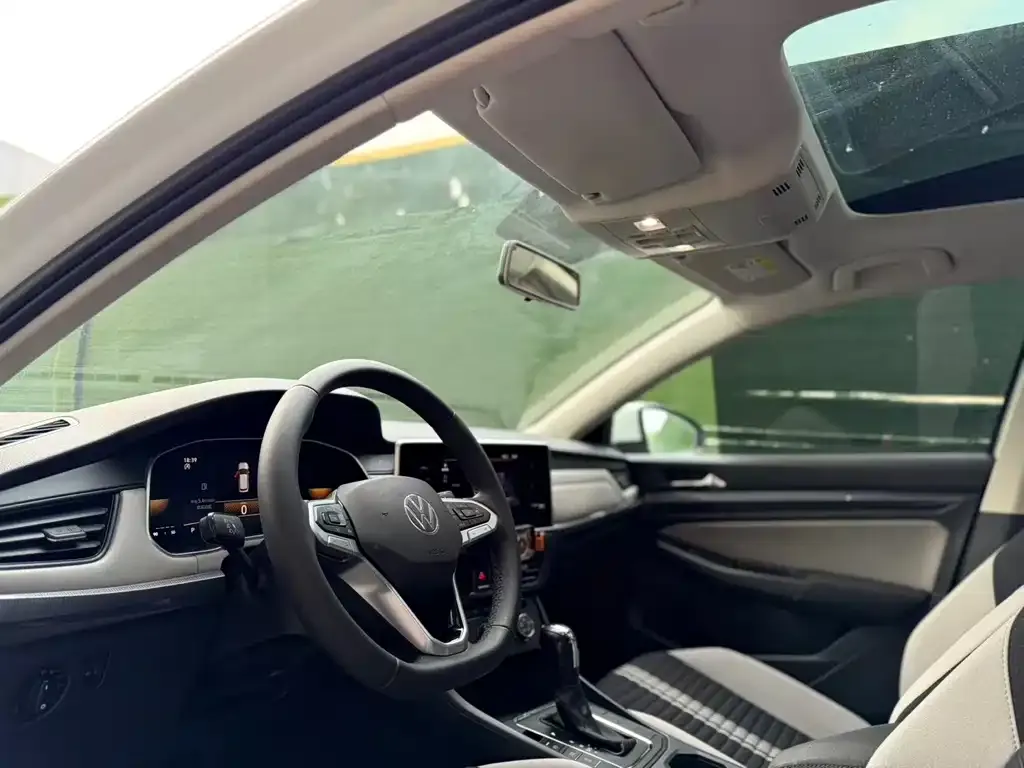 Volkswagen Bora 2023 из CN, фото 9