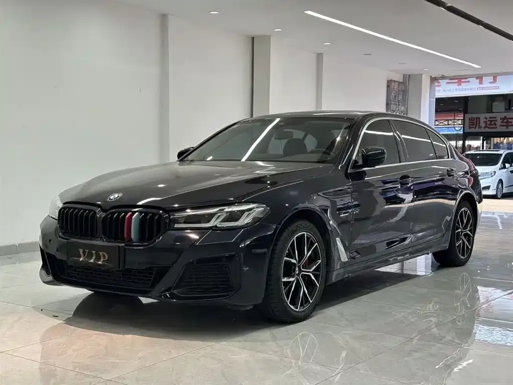 BMW 5 Series — фото 1