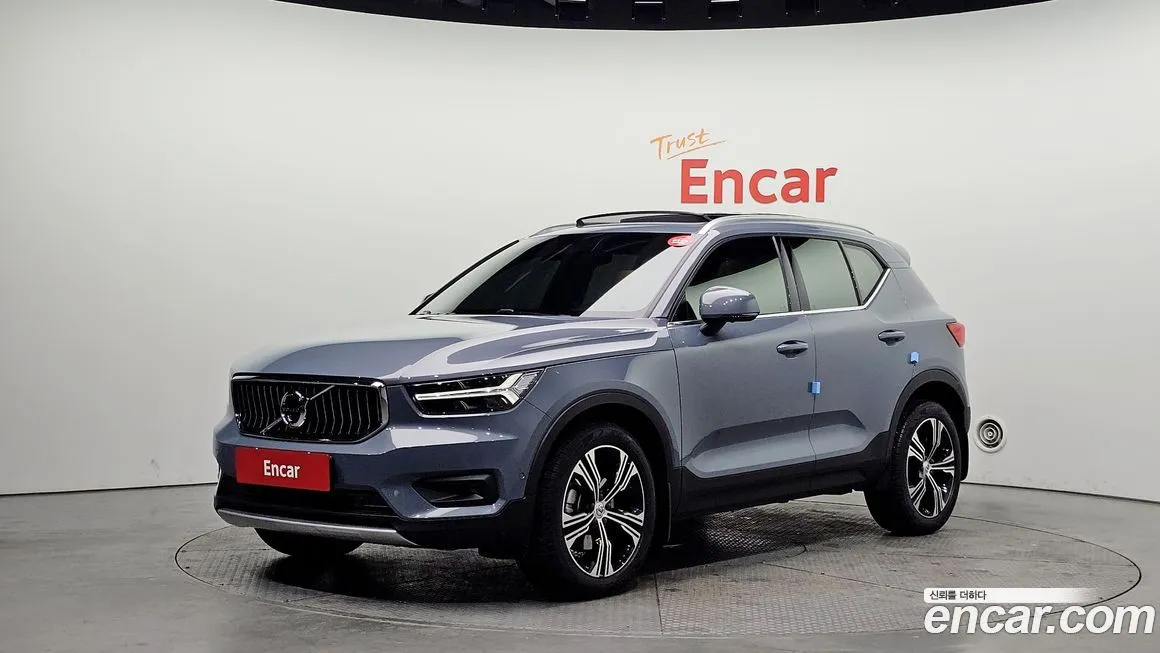 Volvo XC40 — фото 1