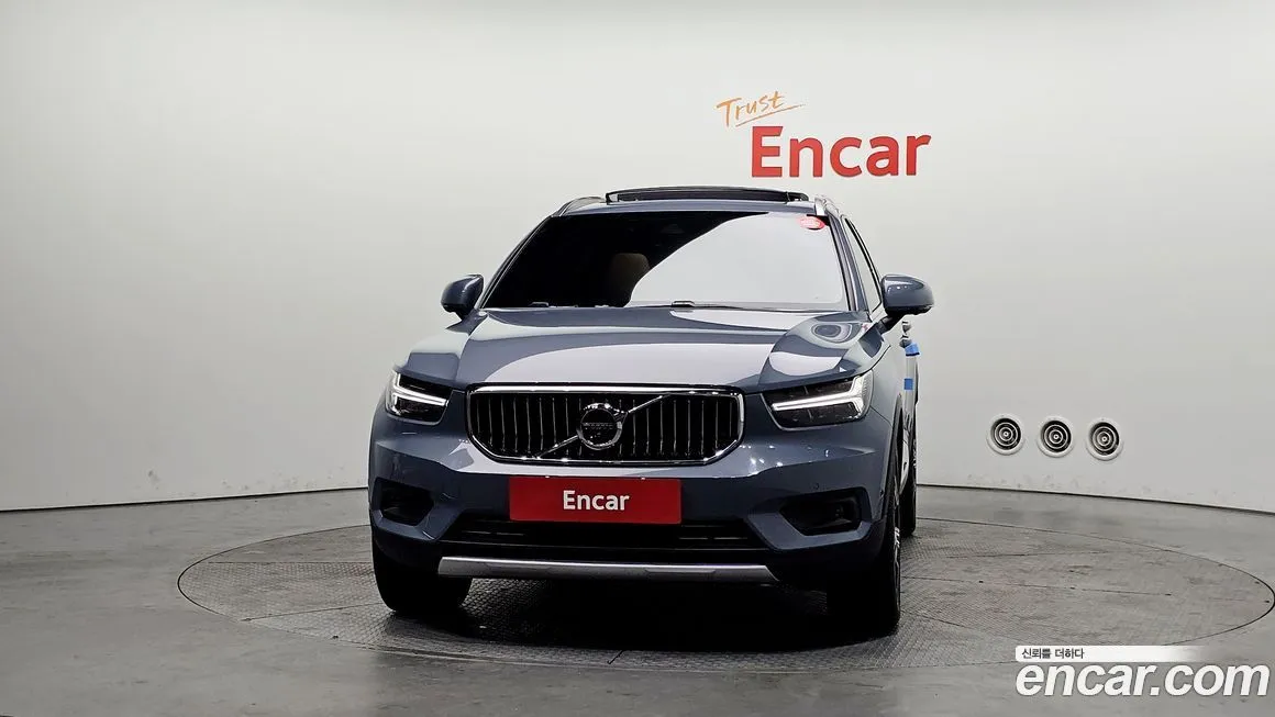 Volvo XC40 — фото 2