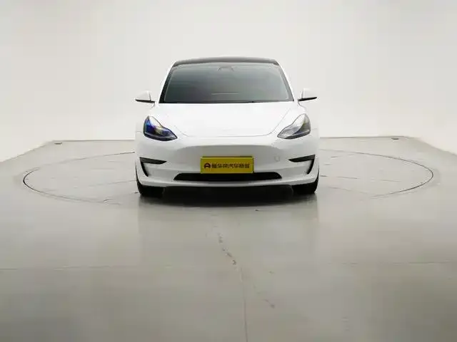 Tesla Model 3 — фото 4