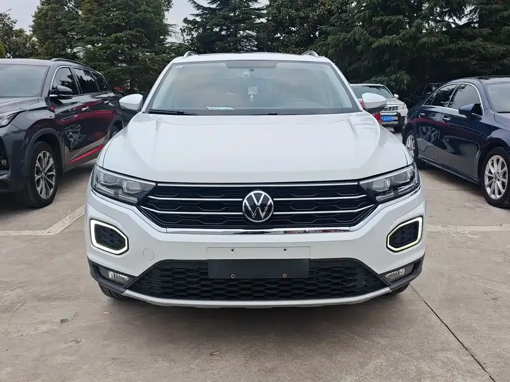 Volkswagen T-Roc — фото 8