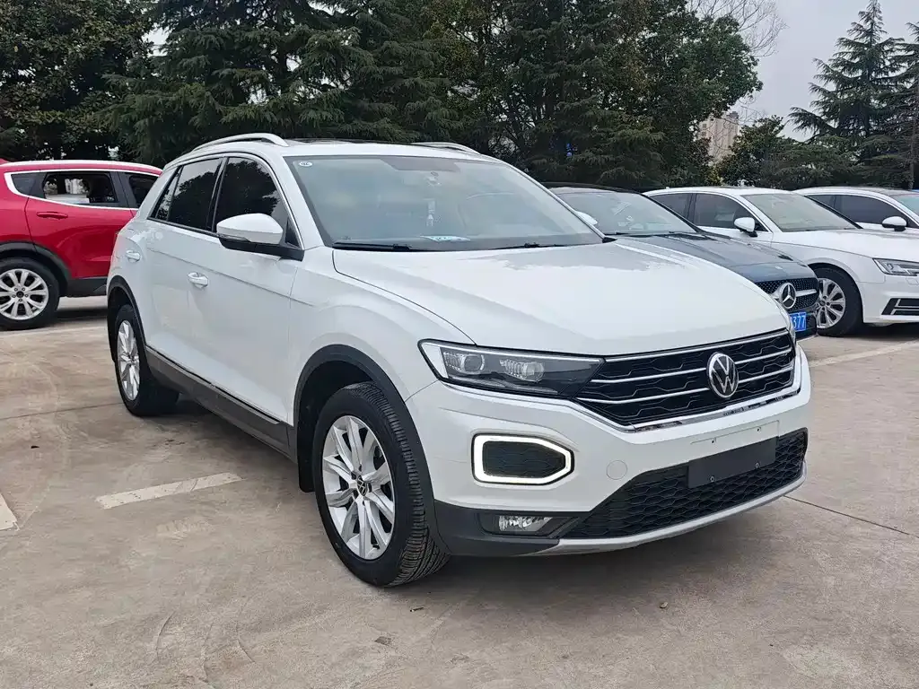 Volkswagen T-Roc — фото 10