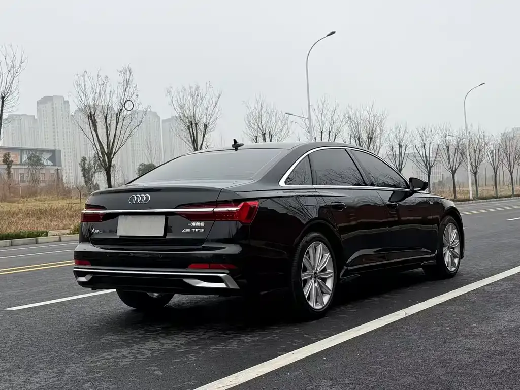 Audi A6L — фото 2