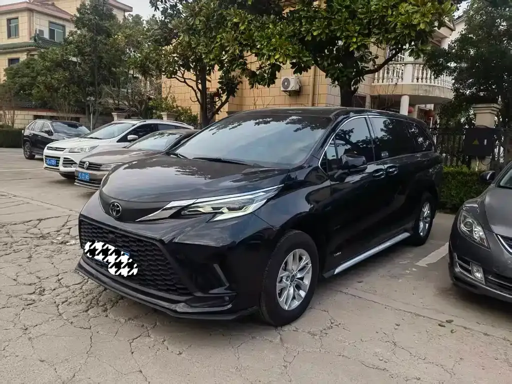 Toyota Granvia 2024 из CN, фото 1