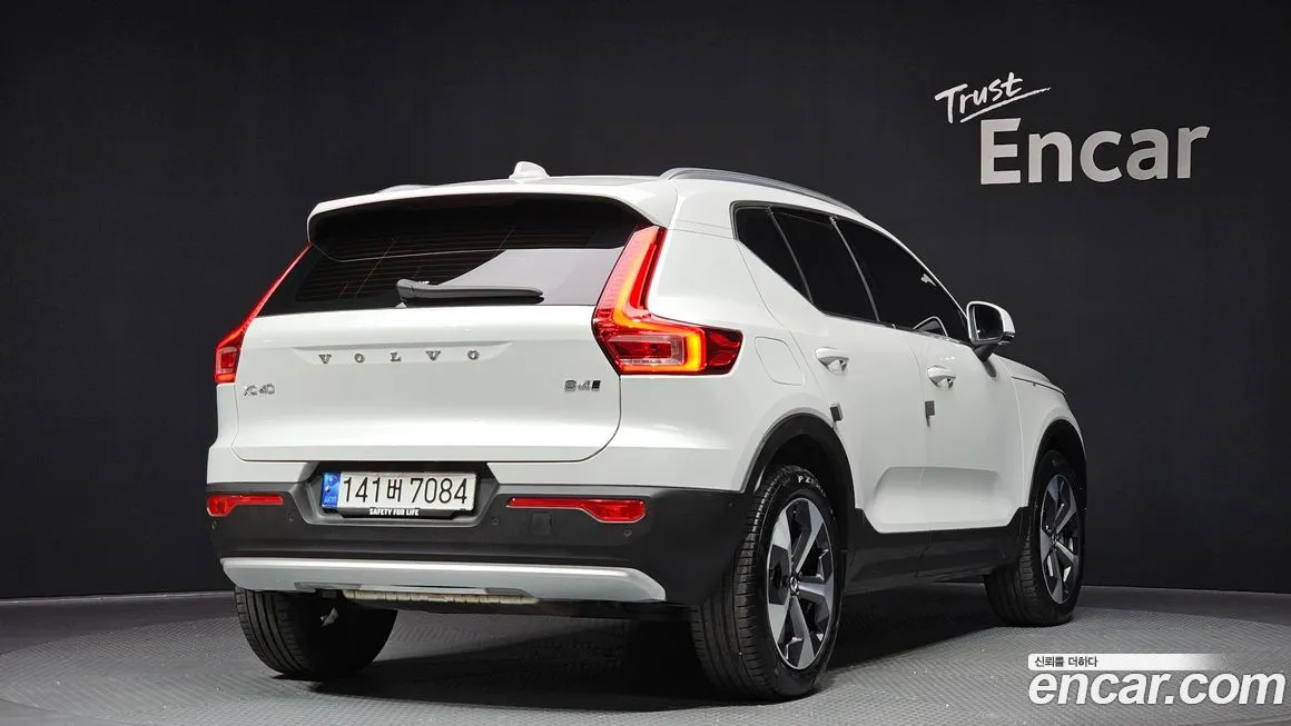 Volvo XC40 — фото 3