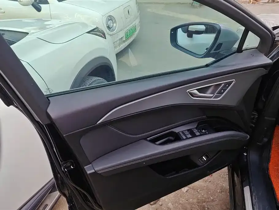 Audi Q5 e-tron 2024 из CN, фото 2