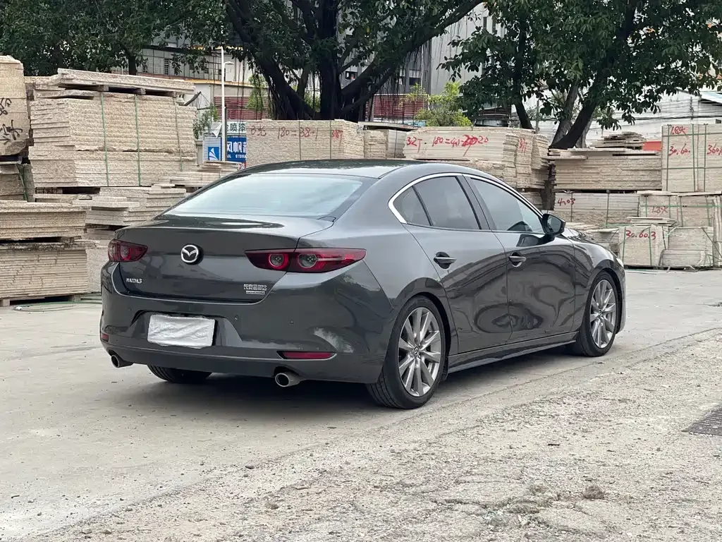 Mazda 3 Axela — фото 10