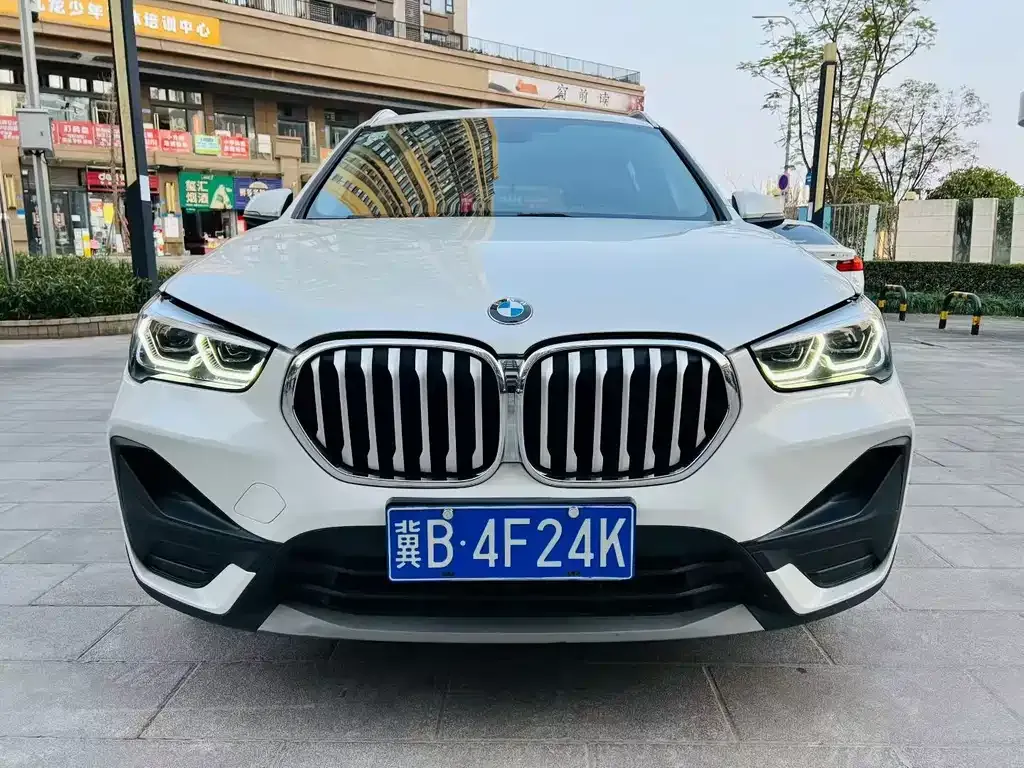 BMW X1 — фото 8