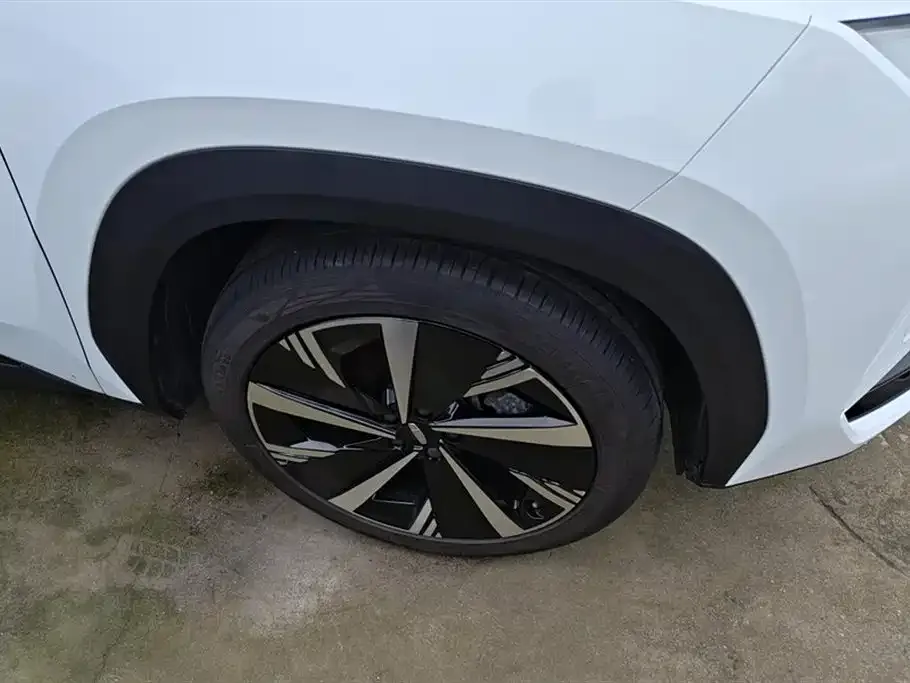 Geely Boyue L 2024 из CN, фото 4