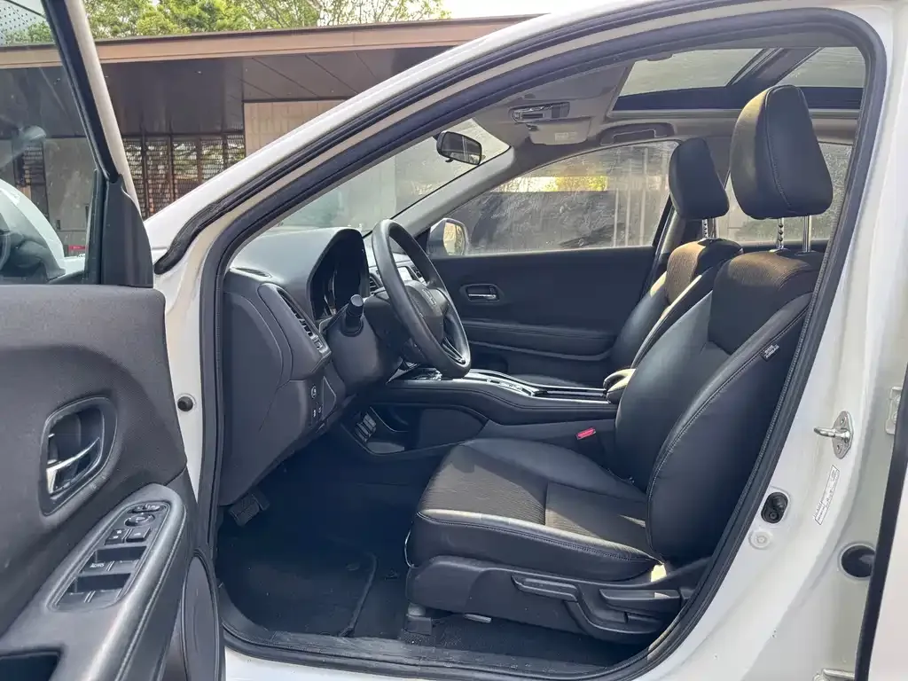 Honda Vezel 2021 из CN, фото 8