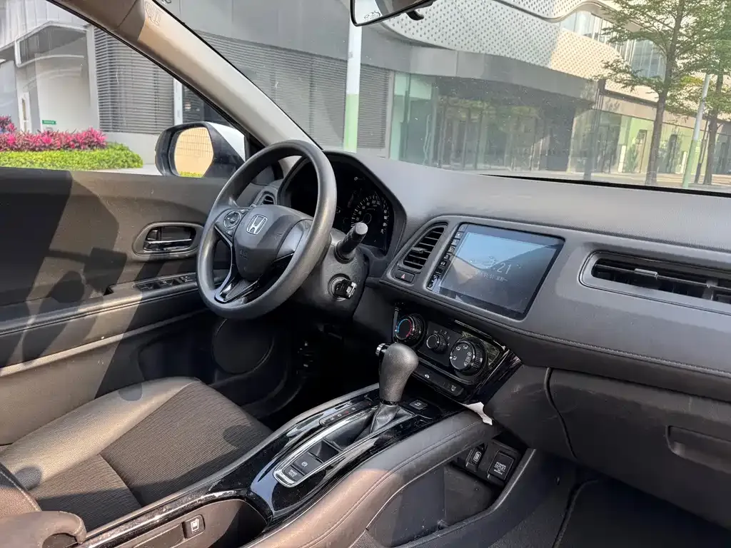 Honda Vezel 2021 из CN, фото 10