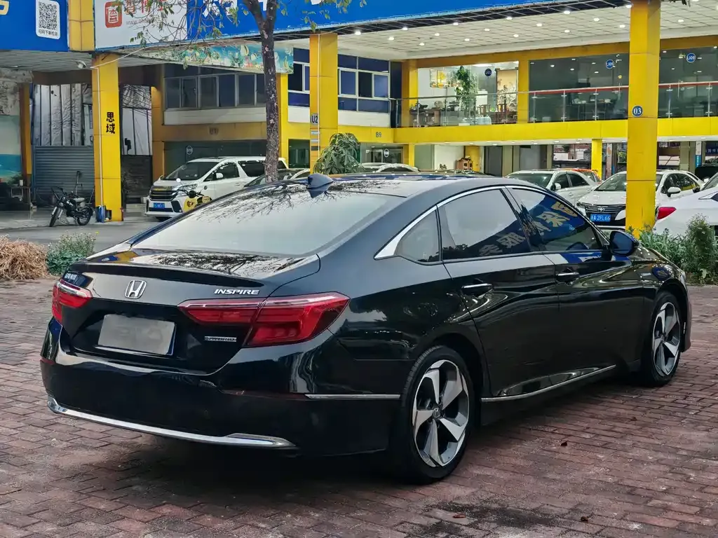 Honda Inspire — фото 6