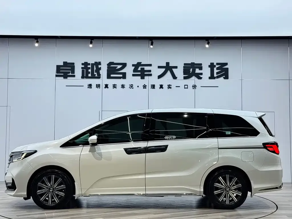 Honda Odyssey — фото 9