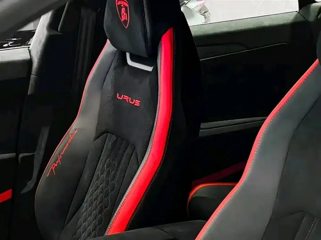 Lamborghini Urus 2023 из CN, фото 2