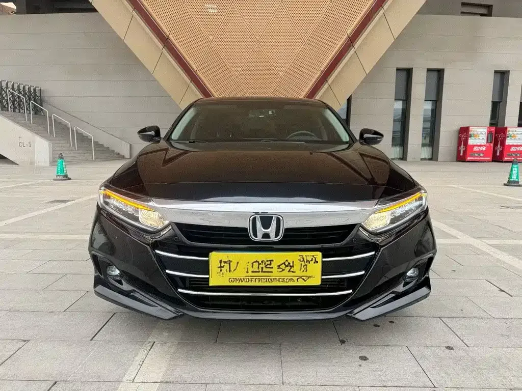 Honda Accord — фото 8