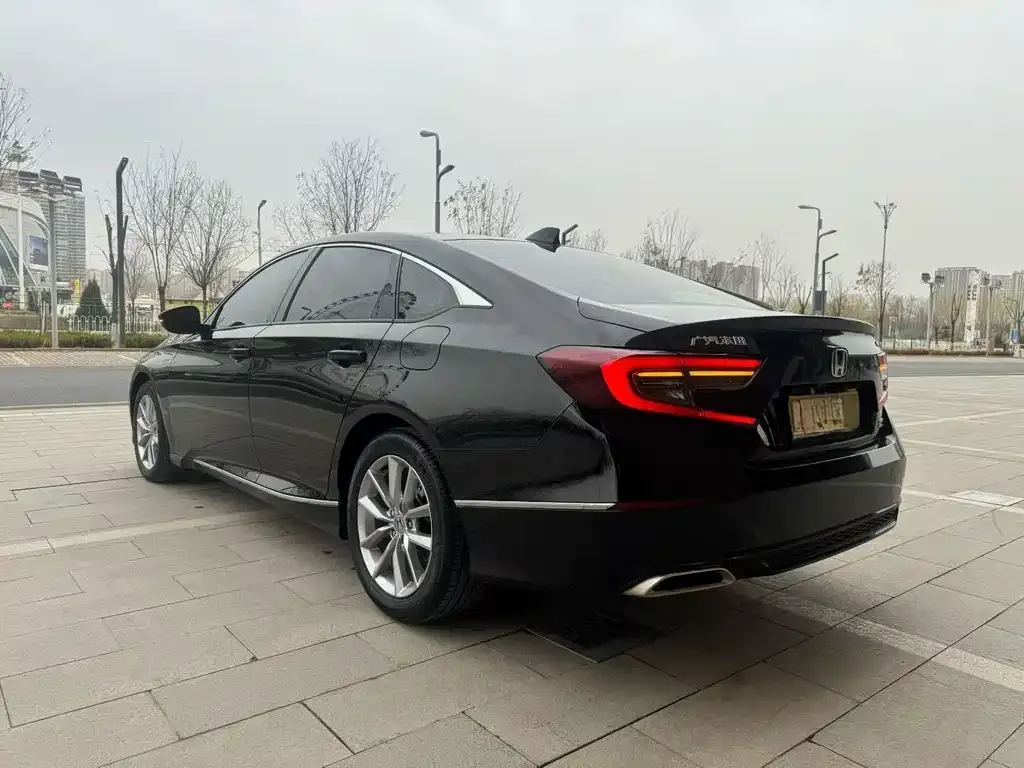 Honda Accord — фото 3