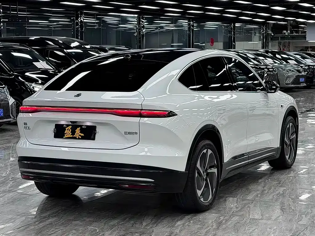 NIO EC6 — фото 10