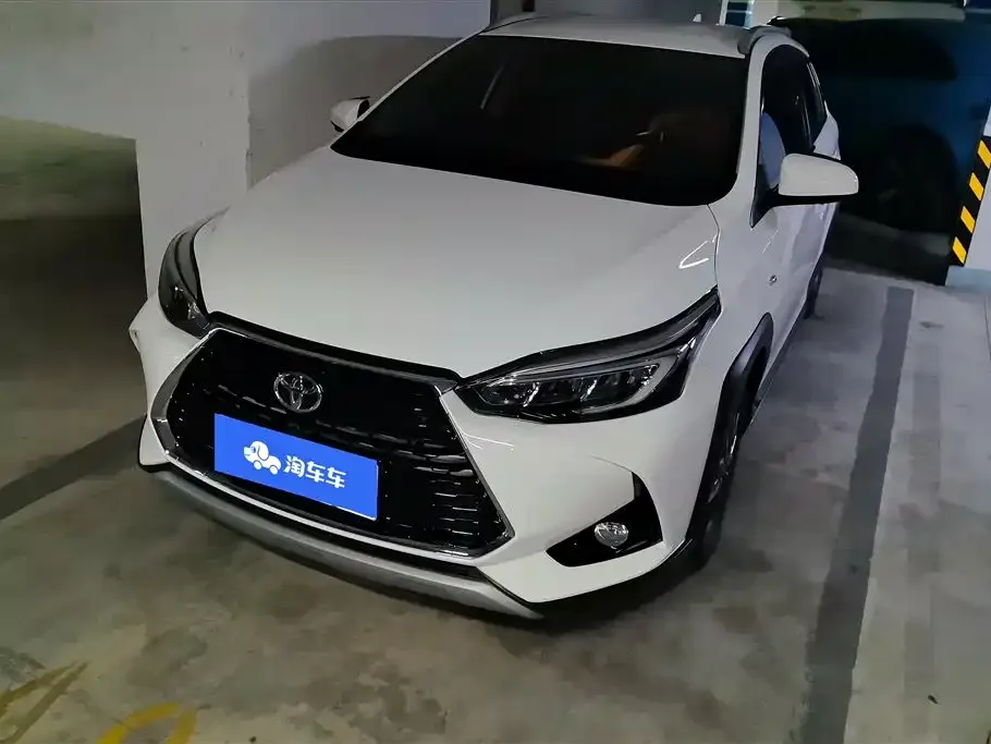 Toyota Yaris L — фото 1