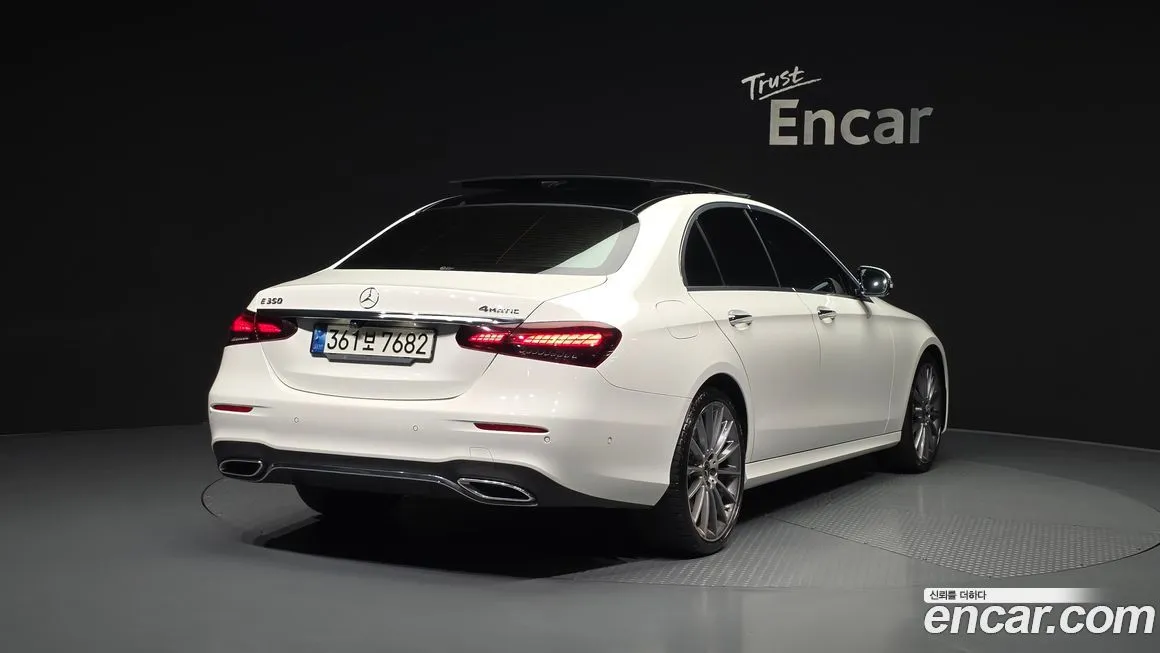 Mercedes-Benz E-Class — фото 4