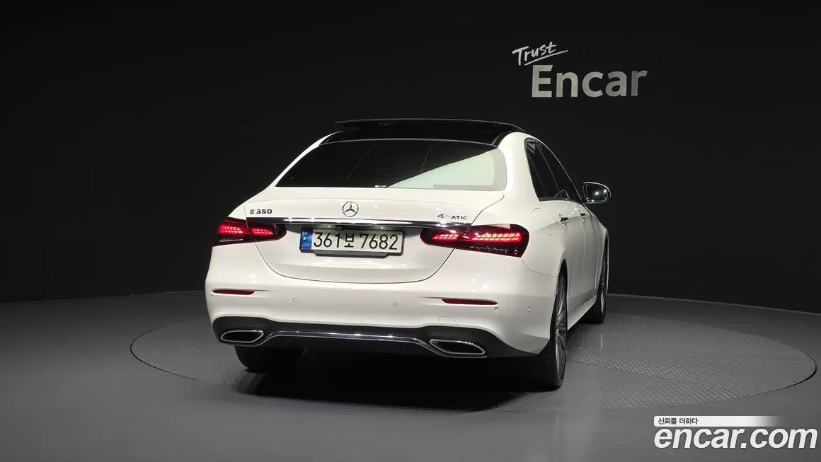 Mercedes-Benz E-Class — фото 3