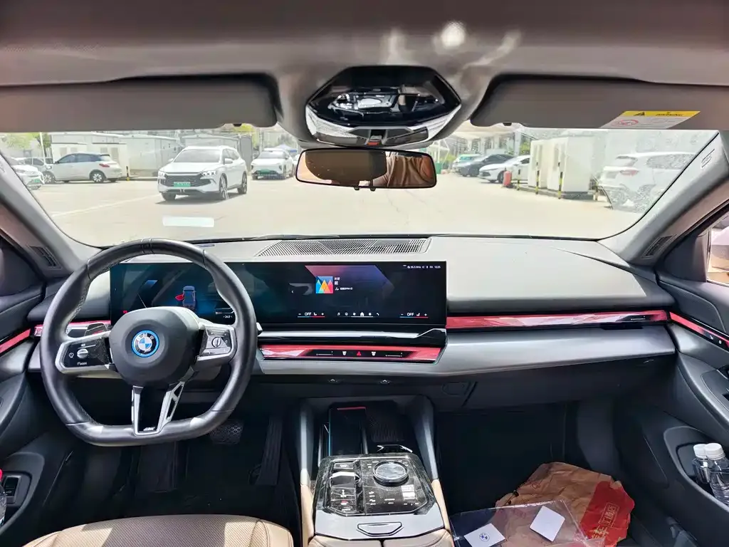 BMW i5 — фото 2
