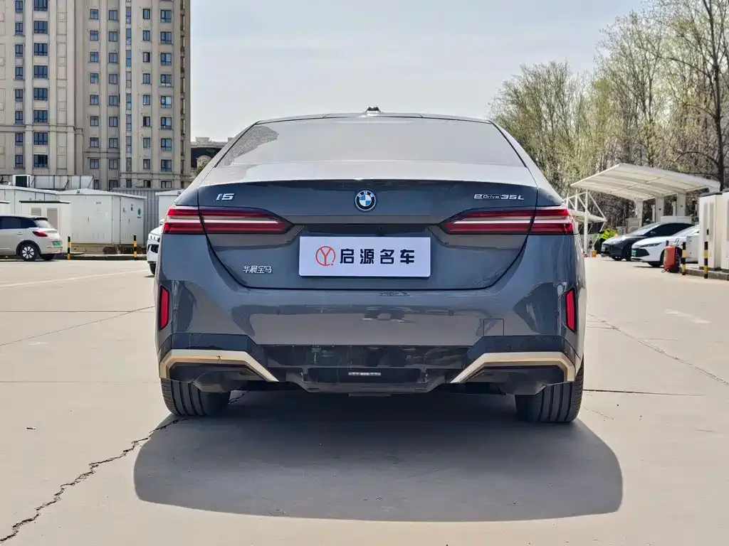 BMW i5 — фото 8
