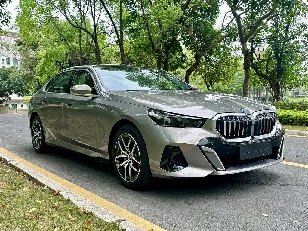 BMW i5 — фото 10