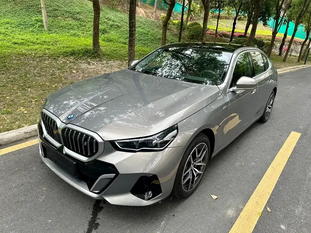 BMW i5 — фото 3