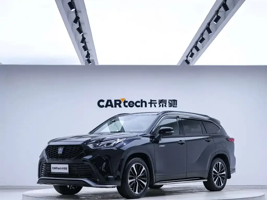 Toyota Crown Kluger 2022 из CN, фото 1