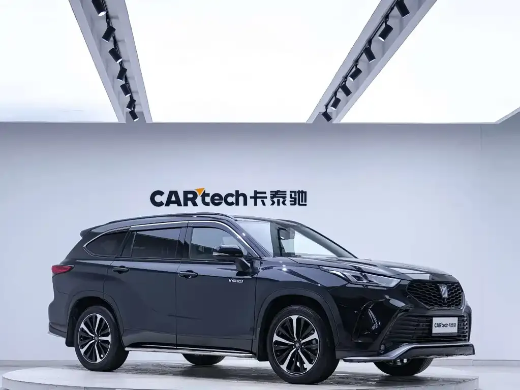 Toyota Crown Kluger 2022 из CN, фото 8