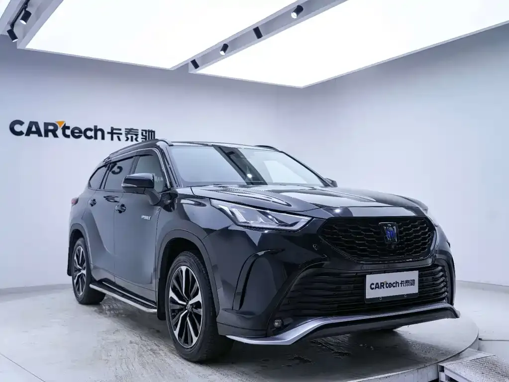 Toyota Crown Kluger 2022 из CN, фото 10