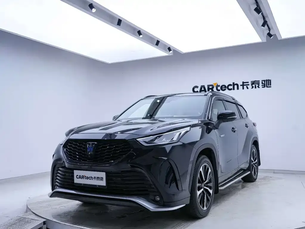 Toyota Crown Kluger 2022 из CN, фото 3